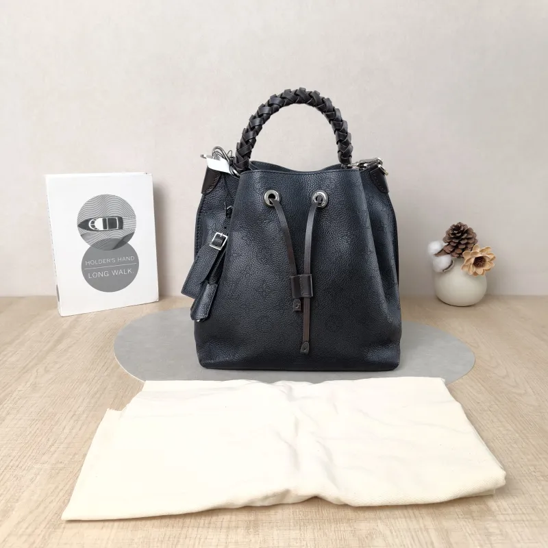 Louis Vuitton Shoulder Bag Muria Black Calfskin One Size26 × 14 × 26 cm — cover view 5 of 6