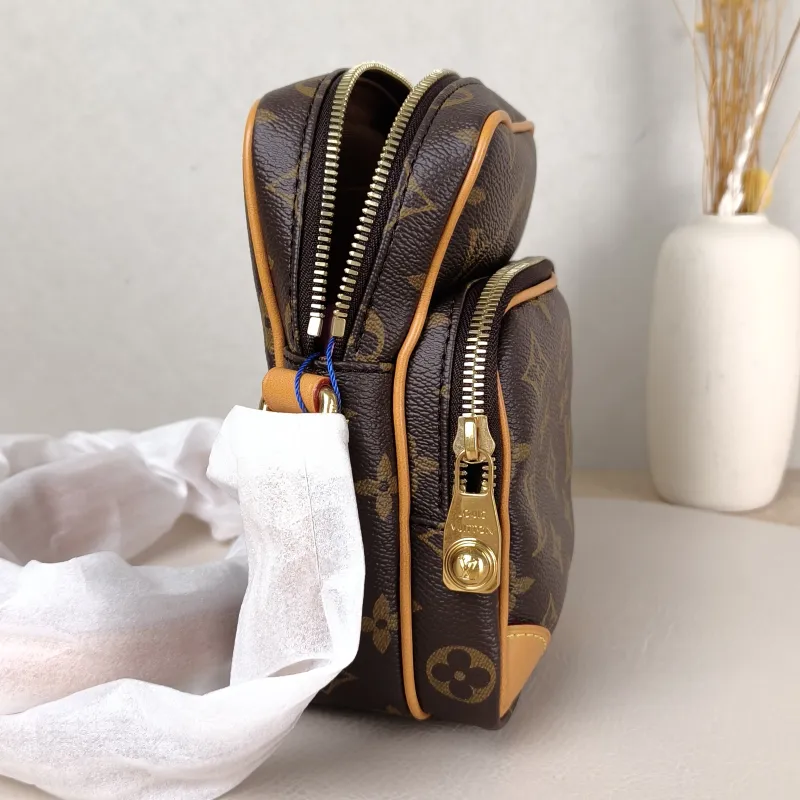 Louis Vuitton Crossbody Bag Amazone Camera Bag Monogram PVC One Size 13.5 × 8 × 20 cm — detail view 9 of 11