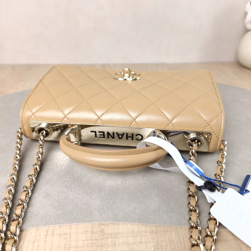 Chanel Crossbody Bag trendy cc woc Taupe Lambskin One Size 19.2 × 3.5 × 12.3 cm — detail view 5 of 13
