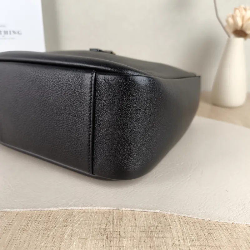 SAINT LAURENT Shoulder Bag LE 5 À 7 Hobo Black Calfskin Small 22 × 8.5 × 23 cm — detail view 7 of 11