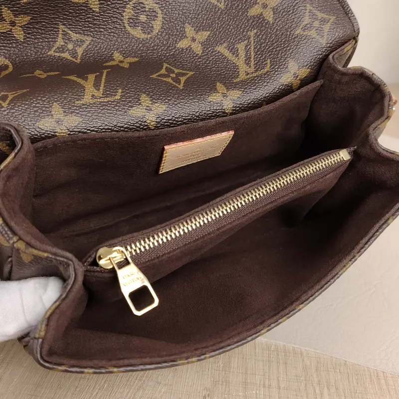 Louis Vuitton Crossbody Bag Pochette Métis East West Monogram PVC Small21.5 × 6 × 13.5 cm — detail view 5 of 13