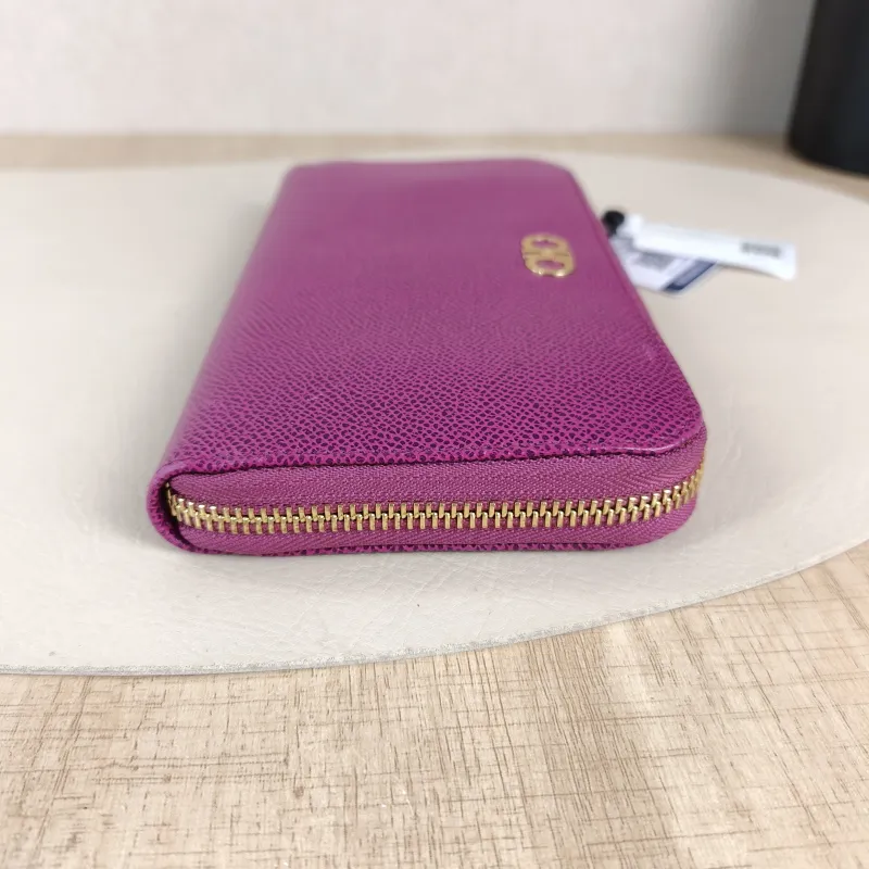 FERRAGAMO Wallet Wallet Calfskin One Size19 × 2 × 10.5 cm — detail view 2 of 11