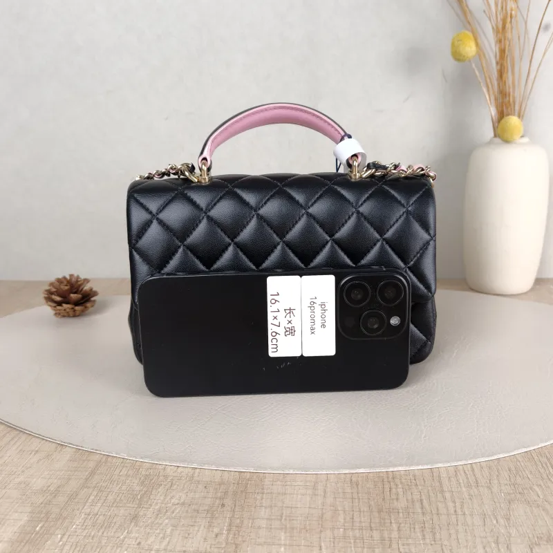 Chanel Crossbody Bag mini Black · Pink Lambskin mini 20 × 6 × 12 cm — cover view 2 of 5