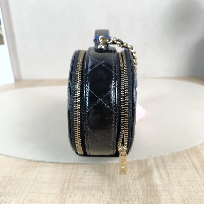 Chanel Crossbody Bag Crossbody Bag Black with Gold-Tone Hardware Waxed Leather Mini 12 × 5.5 × 11 cm — detail view 3 of 12