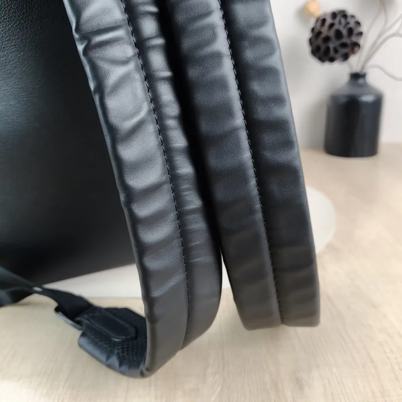 Louis Vuitton Backpack Discovery Backpack Black Calfskin Small 29 × 20 × 38 cm — detail view 1 of 11