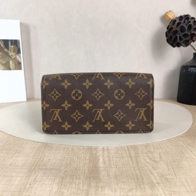 Louis Vuitton Crossbody Bag LILY Chain Bagwoc Monogram PVC One Size 21 × 3.5 × 10.5 cm — cover view 3 of 5