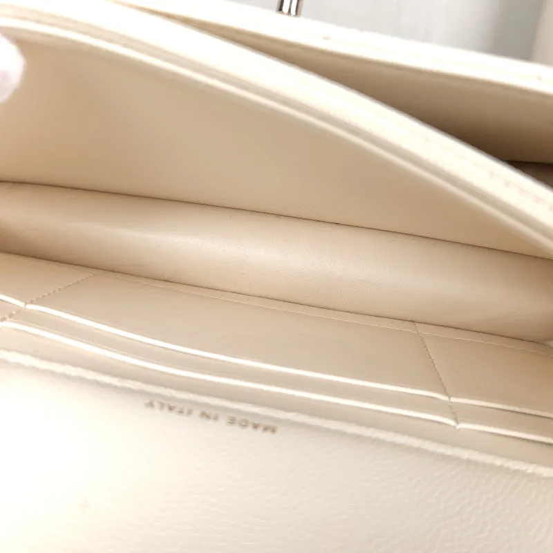 Chanel Crossbody Bag Yellow Calfskin One Size19 × 7 × 11.5 cm — detail view 14 of 14