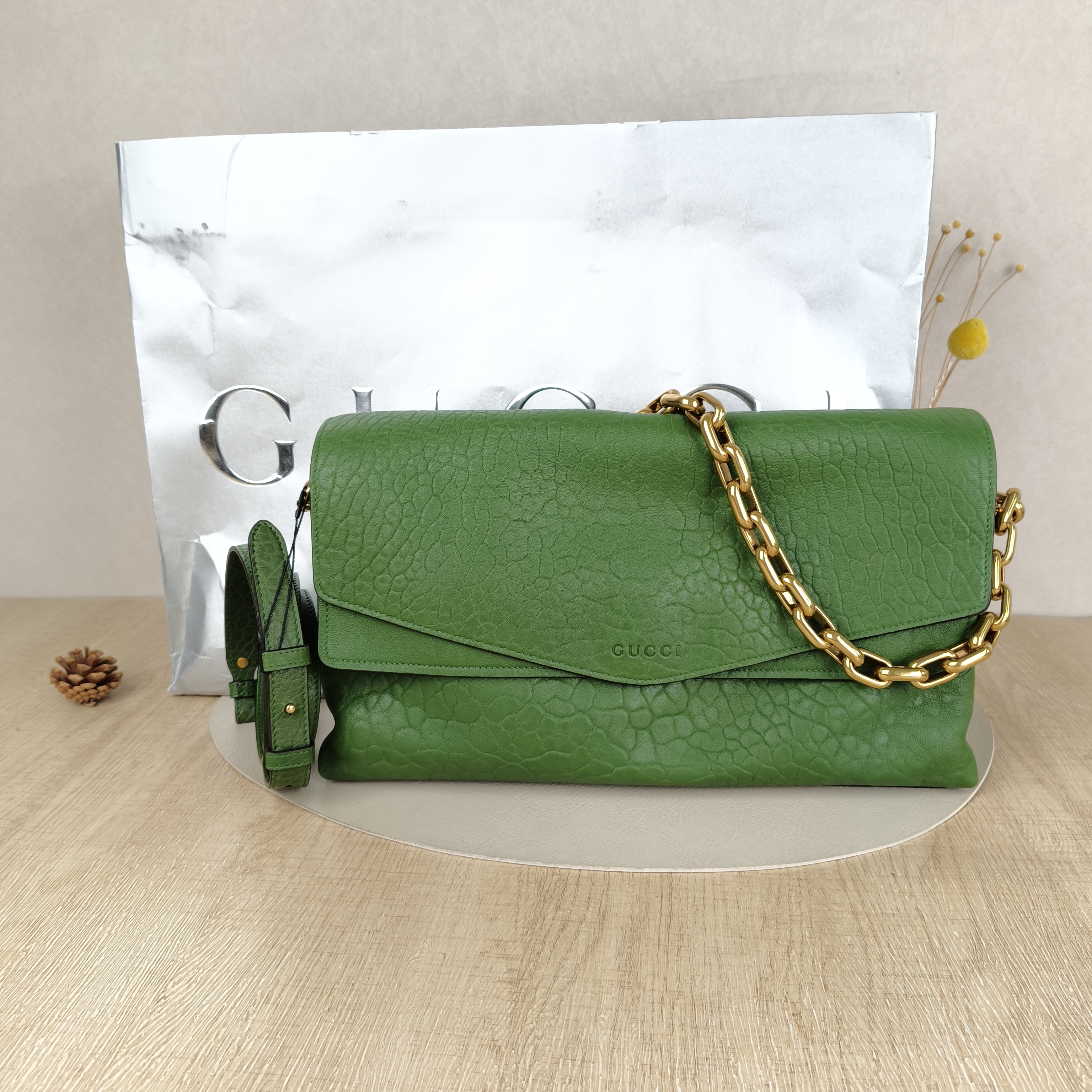 GUCCI Chain Bag Green Calfskin · Shoulder Strap Dust Bag · 36 × 8 × 19 cm — cover view 4 of 9