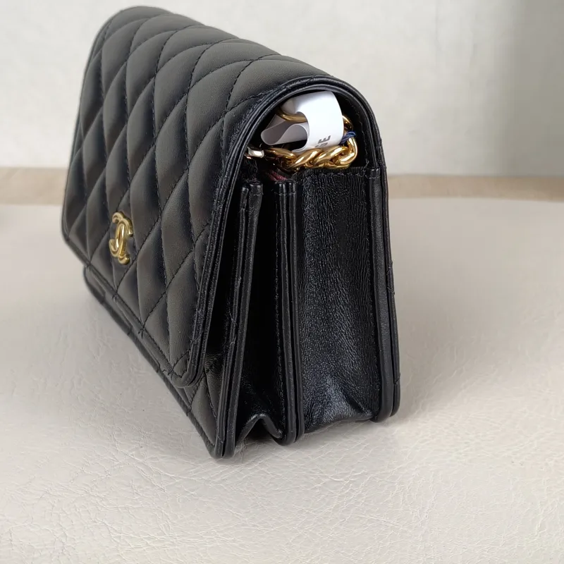 Chanel Crossbody Bag22b woc Black Lambskin15.5 × 4.5 × 11 cm — detail view 5 of 12