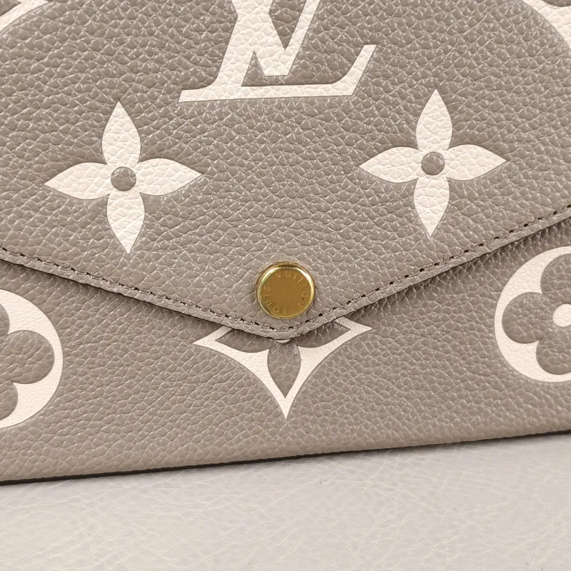 Louis Vuitton Crossbody Bag Pochette Félicie · White Calfskin Small 21 × 3 × 12 cm — detail view 2 of 15