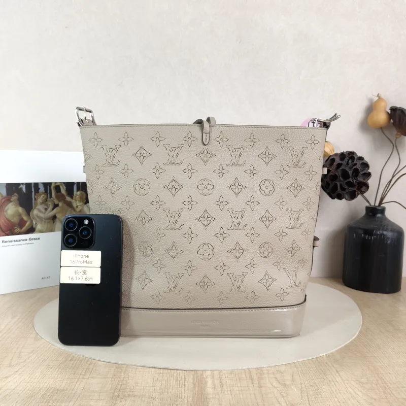 Louis Vuitton Shoulder Bag Flore Bucket Bag Grey Calfskin One Size 28 × 10 × 27 cm — cover view 5 of 5