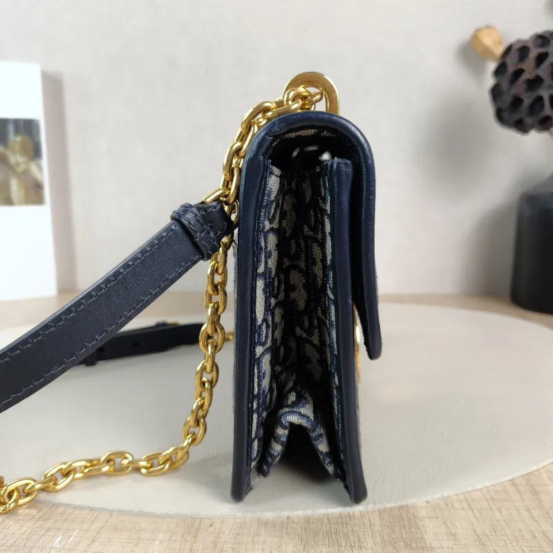 DIOR Crossbody Bag30Montaigne 30 Edition Canvas Medium25 × 9 × 16.5 cm — detail view 11 of 12