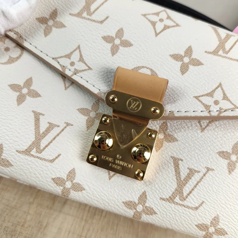 Louis Vuitton Crossbody Bag Pochette Métis East West PVC Small 21.5 × 6 × 13.5 cm — detail view 11 of 14