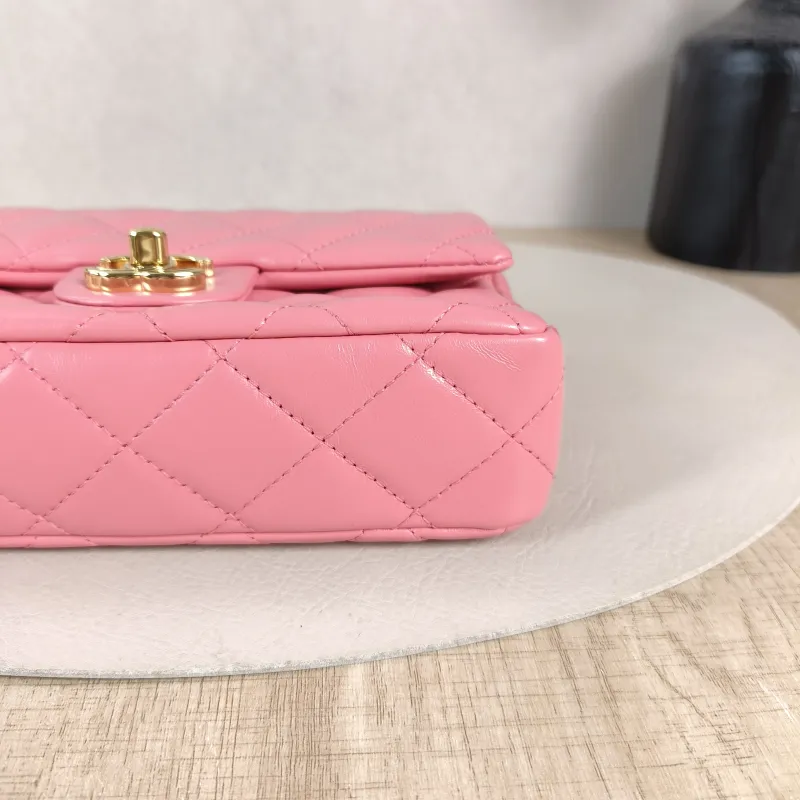 Chanel Crossbody Bag Pink Lambskin One Size 20 × 5 × 13 cm — detail view 6 of 14