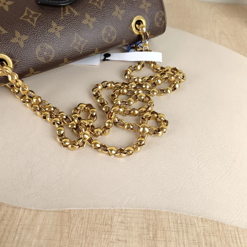 Louis Vuitton Crossbody Bag VICTOIRE Monogram PVC 27 × 10 × 17 cm — detail view 1 of 11