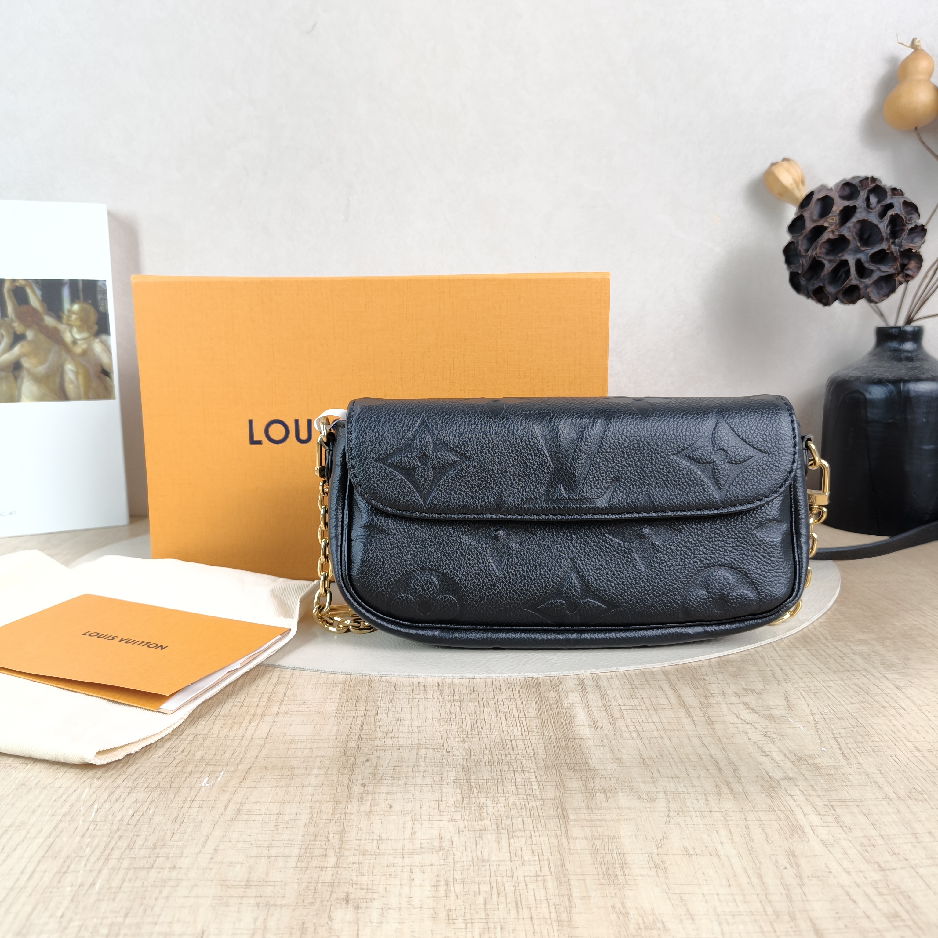 Louis Vuitton Crossbody Bag IVY Black Empreinte Embossed Calfskin Monogram Small23.5 × 4.3 × 12 cm — cover view 2 of 6