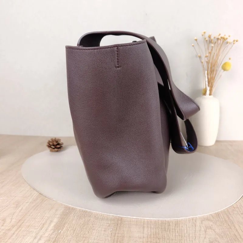 SAINT LAURENT Shoulder Bag LE 5 À 7 BEA Calfskin One Size 50 × 18 × 28 cm — detail view 2 of 12