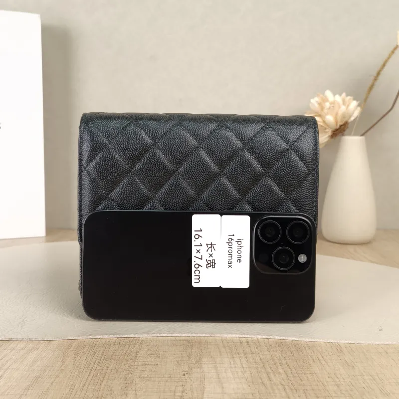 Chanel Crossbody Bag woc Crossbody Bag Grained Calfskin 17 × 4 × 14 cm — cover view 3 of 5