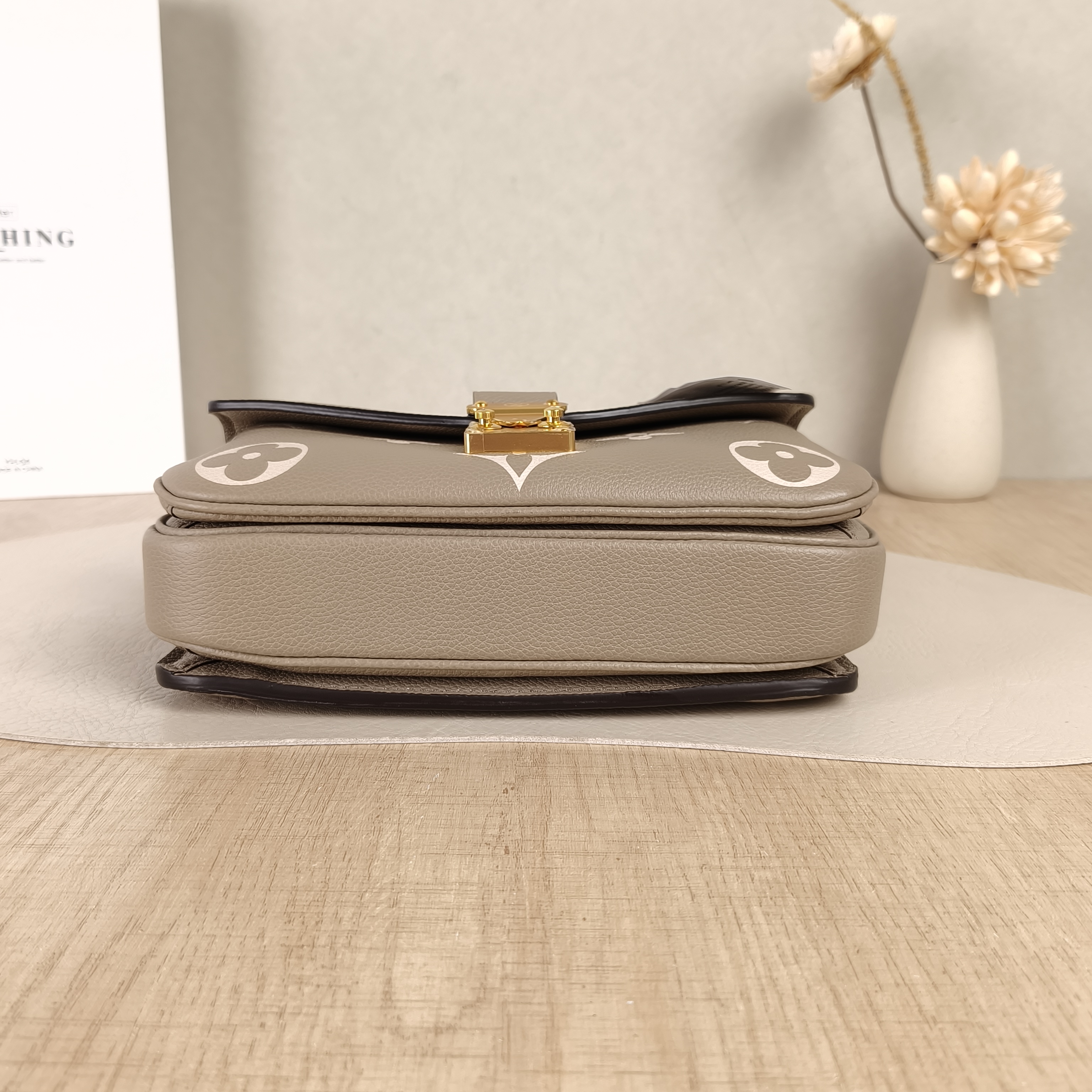Louis Vuitton Shoulder Bag — cover view 2 of 13