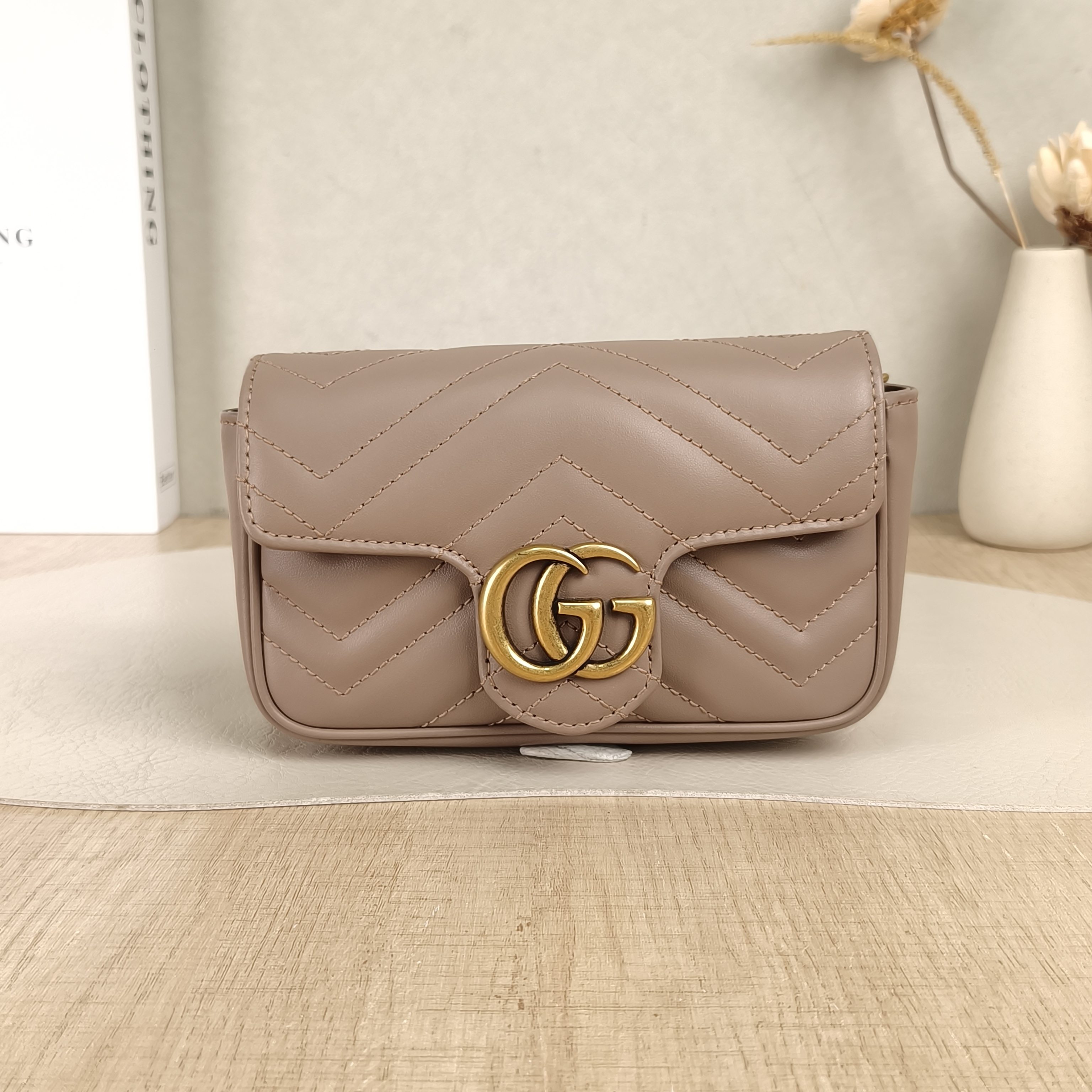 GUCCI Crossbody Bag GG Marmont Mini Marmont Mini Calfskinmini16.5 × 4.5 × 9.5 cm