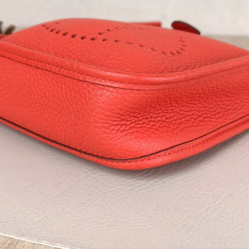 Hermès Crossbody Bag Evelyne Mini 16 Mini 16 S3 Red TC Calfskin Mini 17 × 5.5 × 18 cm Y — detail view 3 of 8