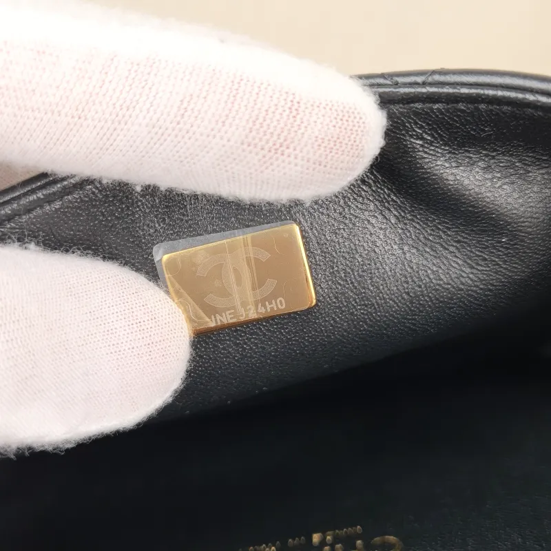 Chanel Crossbody Bag Classic Flap Mini CF Mini Black Lambskin One Size17 × 8 × 13.5 cm — detail view 4 of 15