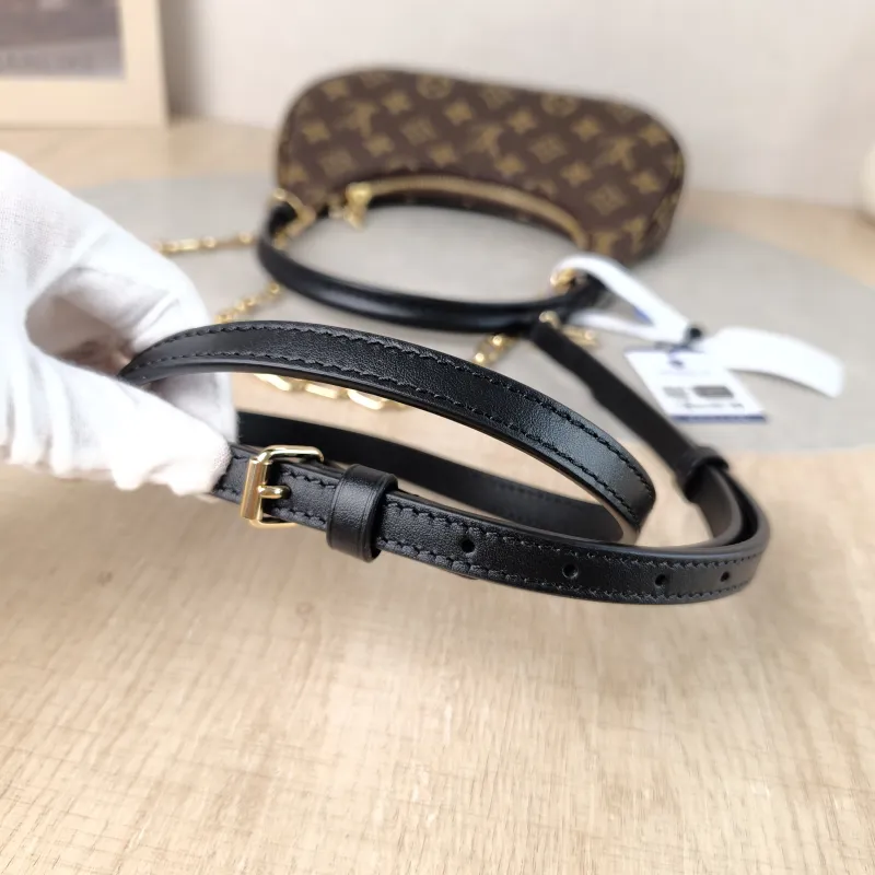 Louis Vuitton Shoulder Bag Catchy Monogram PVC Small 24 × 6 × 10 cm — detail view 11 of 11