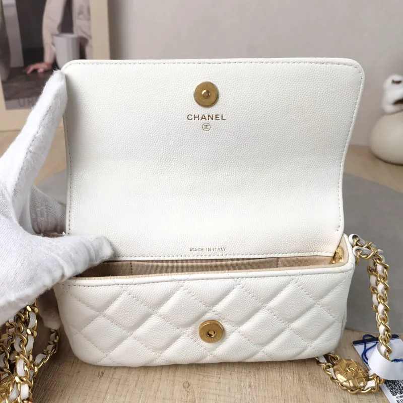 Chanel Crossbody Bag Crossbody Bag White Gold Grained Calfskin One Size 17 × 3 × 9.5 cm — detail view 9 of 11