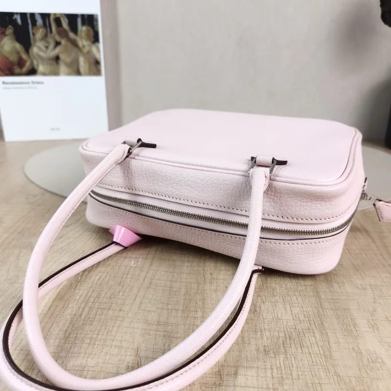 Hermès Shoulder Bag Plume 21 M7 Lambskin Mini 21 × 8 × 15 cm w — detail view 8 of 11