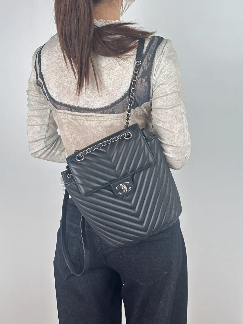 Chanel Backpack Backpack Black Calfskin One Size 21 × 11 × 25 cm 22 — on-model view 1 of 3