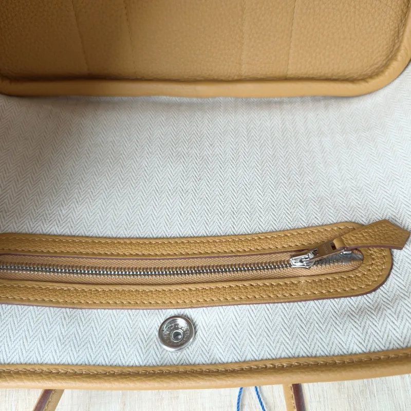 Hermès Top Handle Bag Neo Garden 23 Mini 2S Negonda Calfskin Mini 23 × 10 × 16 cm G — detail view 10 of 12