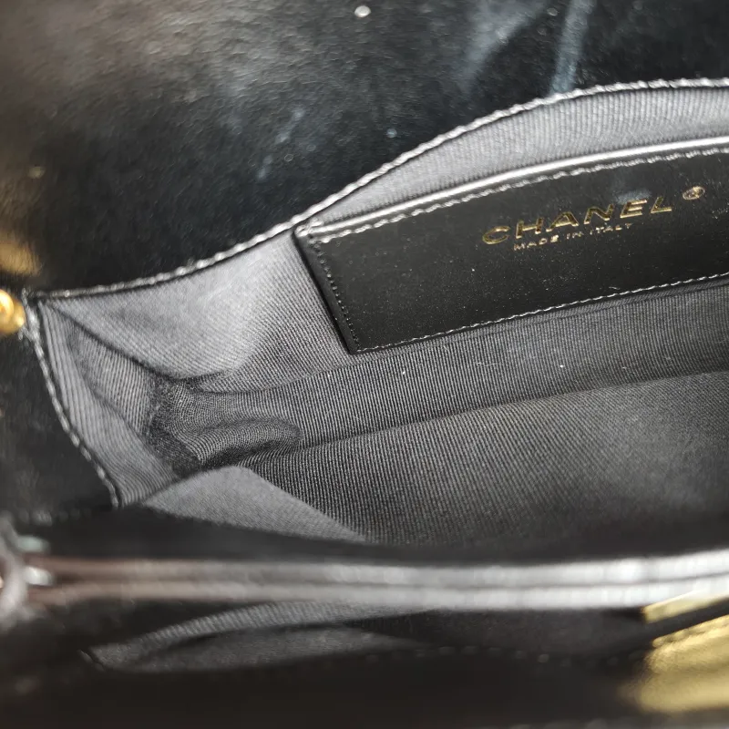 Chanel Crossbody Bag Black Calfskin 19 × 5.5 × 11 cm Microchip Edition — detail view 6 of 11