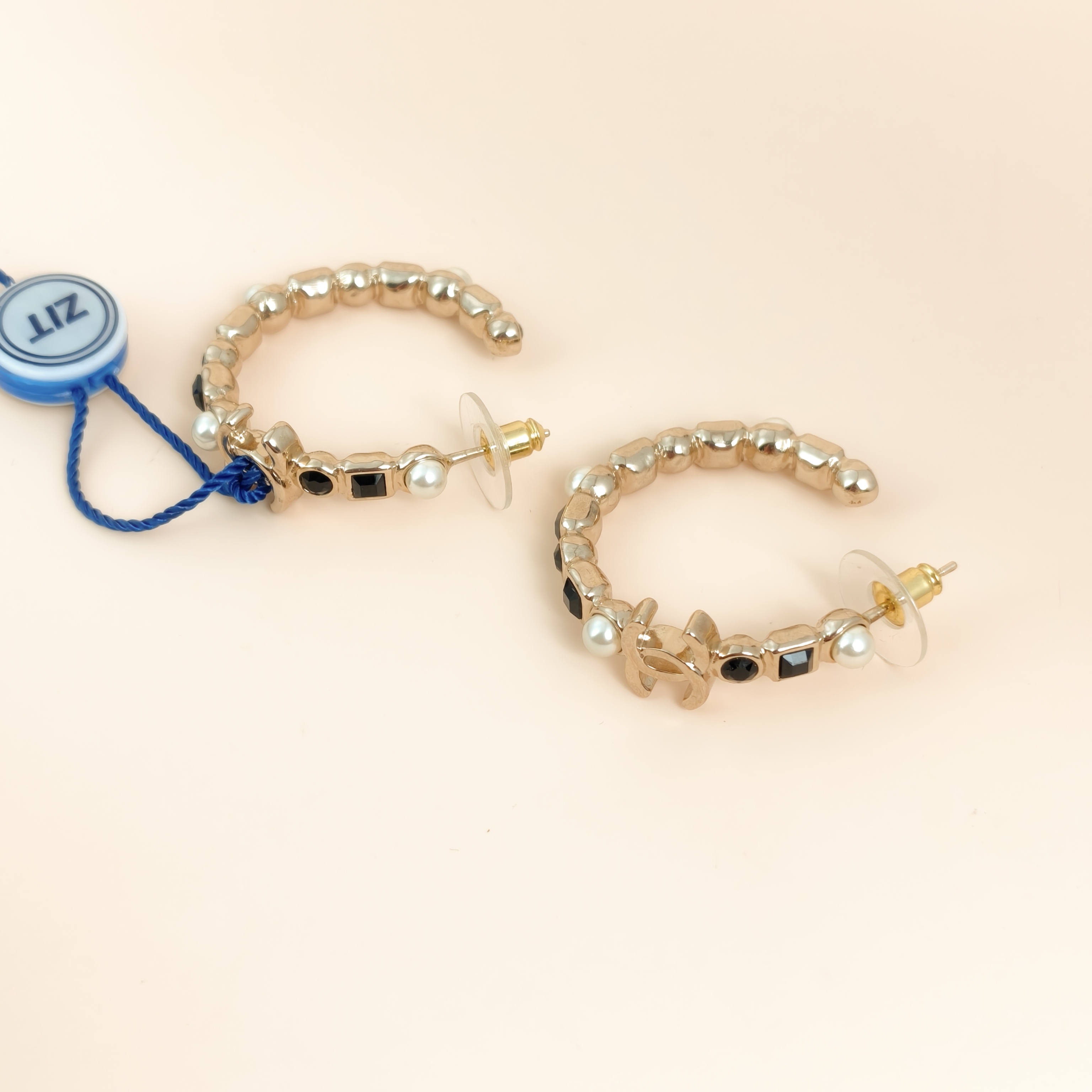 Chanel Earrings c Pearl Earrings Gold · One Size