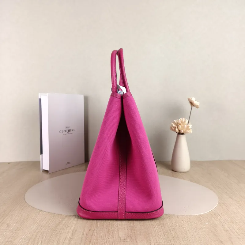 Hermès Top Handle Bag Garden Party 36 36 9I Canvas · Negonda Calfskin Large 36 × 17 × 26 cm Y — detail view 9 of 9
