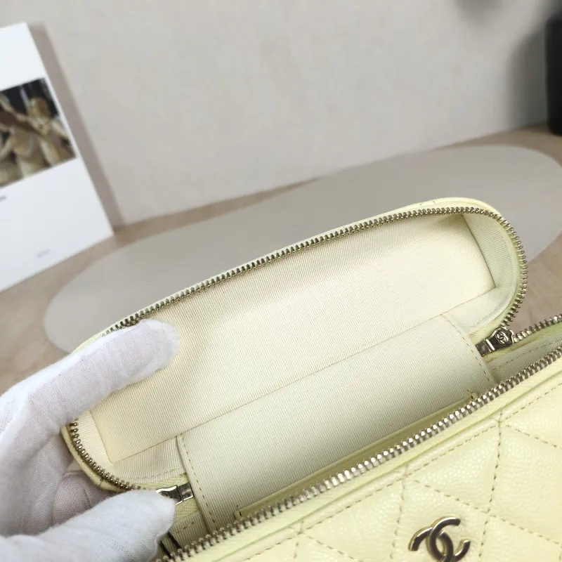 Chanel Crossbody Bag lp Box Bag Top Handle Crossbody Bag Yellow Grained Calfskin 19.5 × 5 × 12 cm — detail view 1 of 13