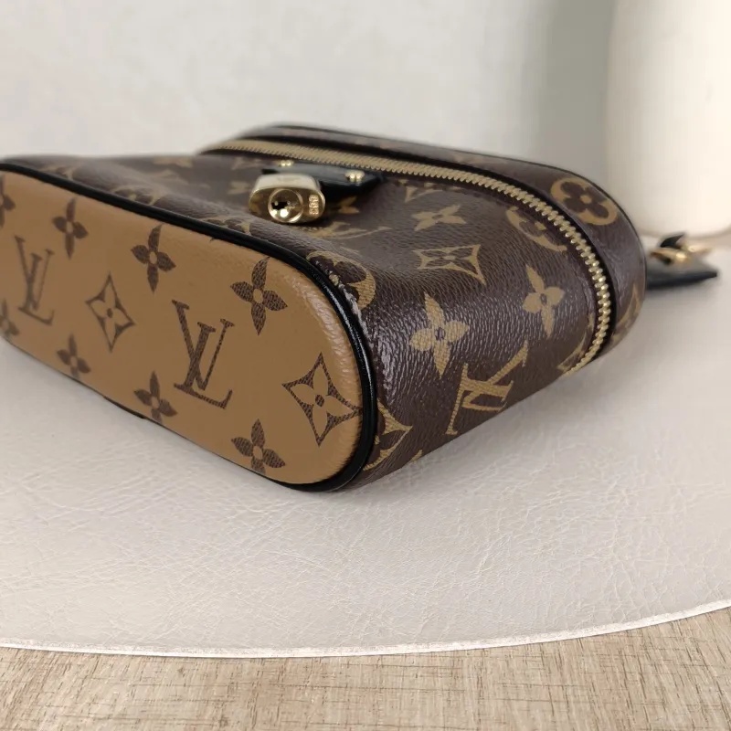 Louis Vuitton Shoulder Bag VANITY POUCH Cosmetic Bag Monogram PVC One Size19 × 6.5 × 11.5 cm — detail view 3 of 14