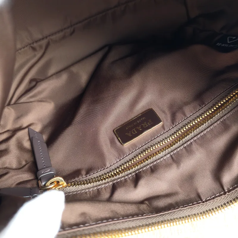 PRADA Shoulder Bag Explore Messenger Bag Nylon Large 32 × 11.5 × 22 cm — detail view 4 of 13