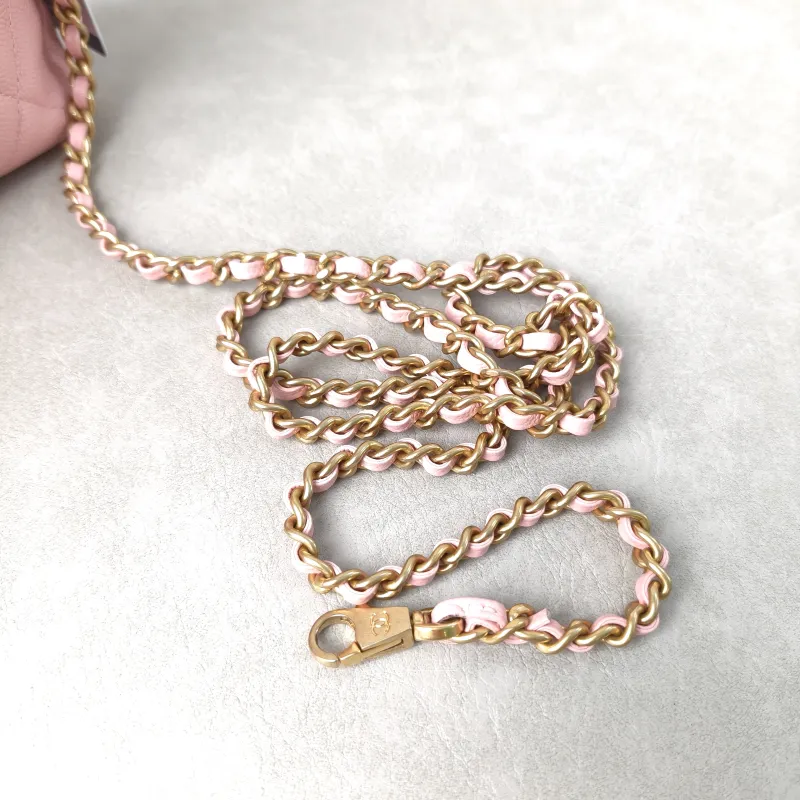 Chanel Crossbody Bag Woven Pink Grained Calfskin One Size18.5 × 7 × 14.5 cm — detail view 3 of 12
