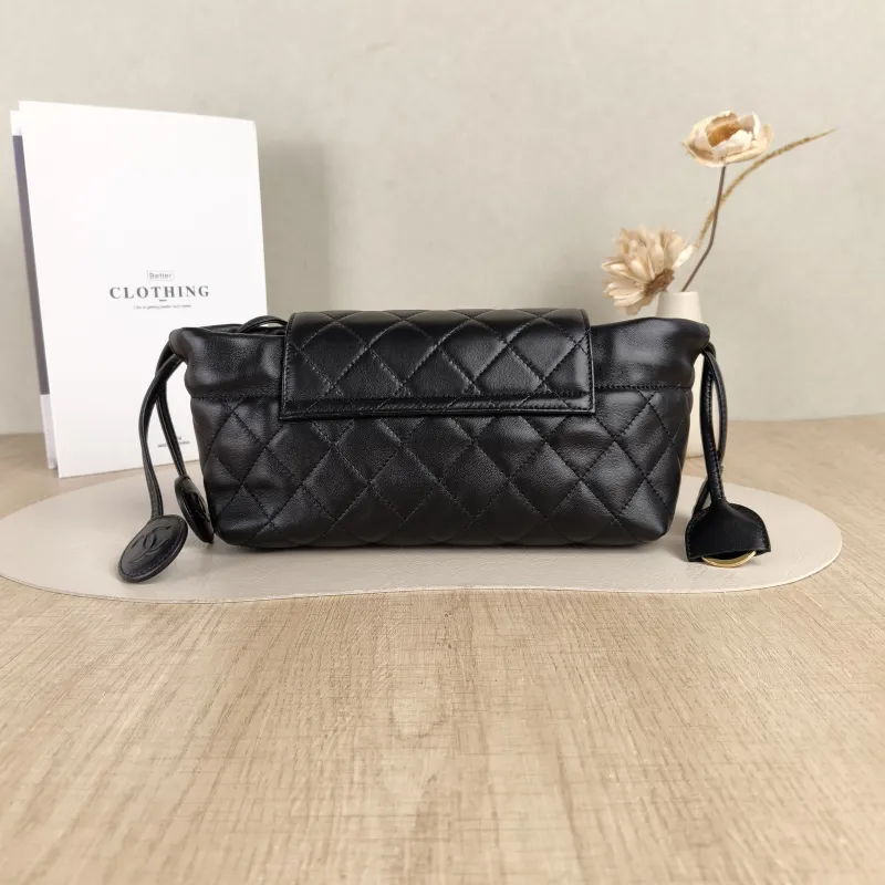 Chanel Shoulder Bag26b Shoulder Bag Black Lambskin One Size24 × 7.5 × 10 cm — cover view 3 of 6