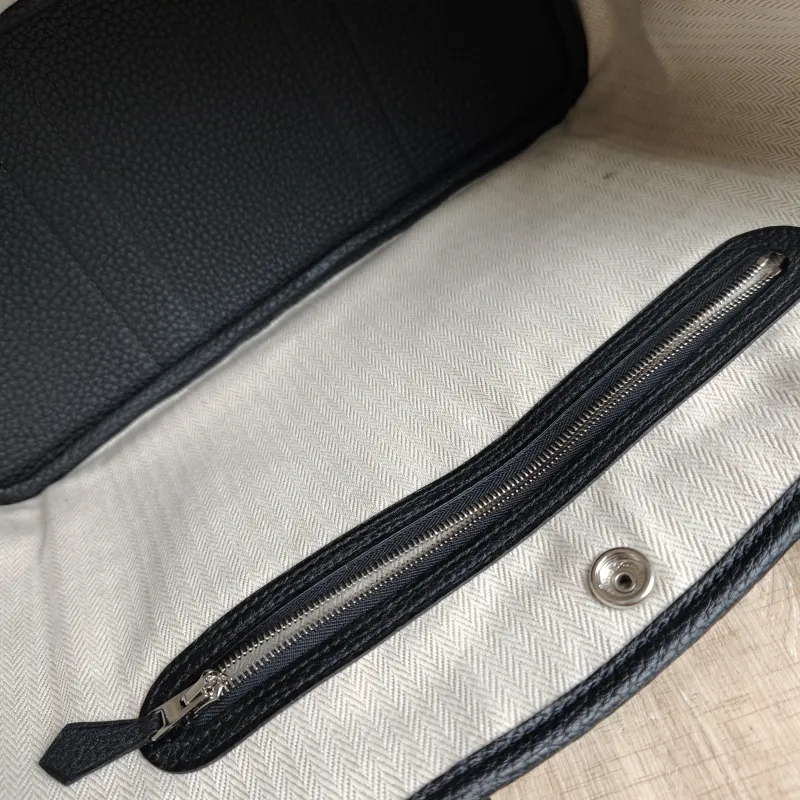 Hermès Top Handle Bag Garden Party 30 30Black Negonda Calfskin Medium30 × 13 × 21 cm — detail view 9 of 11