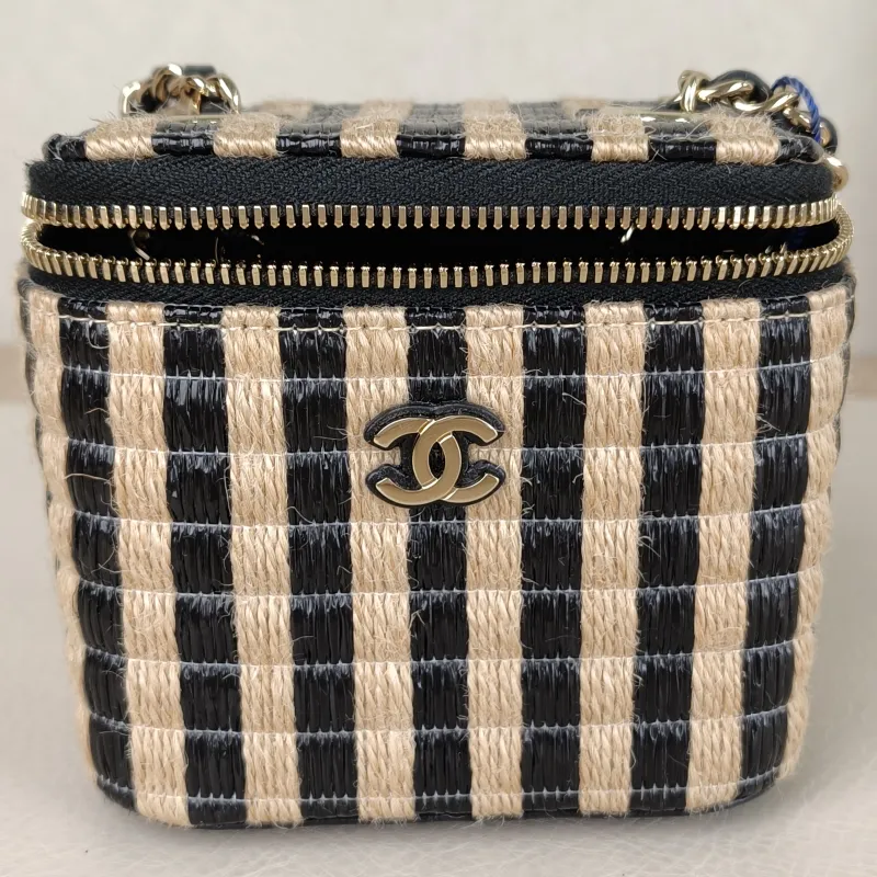 Chanel Crossbody Bag Edition Black Wovenmini11 × 7 × 9 cm — detail view 10 of 14