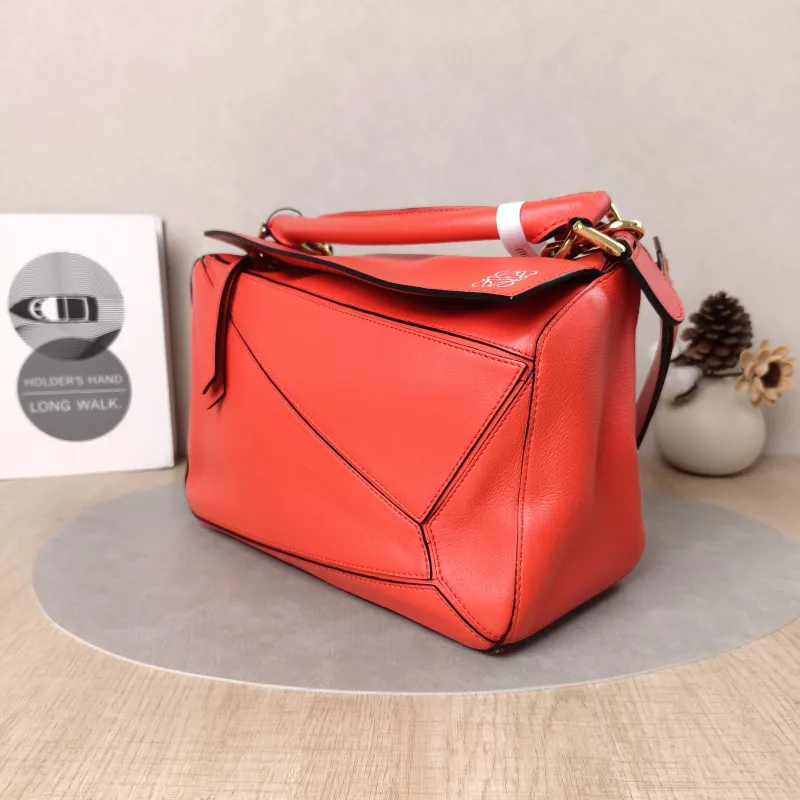 LOEWE Crossbody Bag Puzzle Red Calfskin Medium29 × 14 × 19.5 cm — cover view 6 of 6