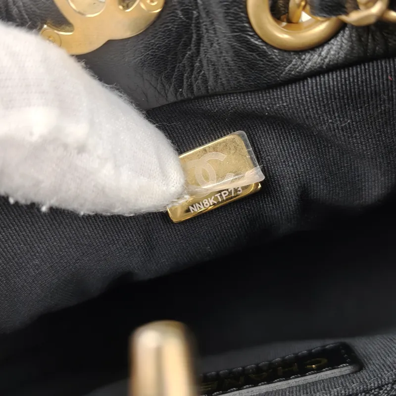 Chanel Backpack Backpack Black Lambskin One Size17 × 12 × 16 cm — detail view 9 of 13