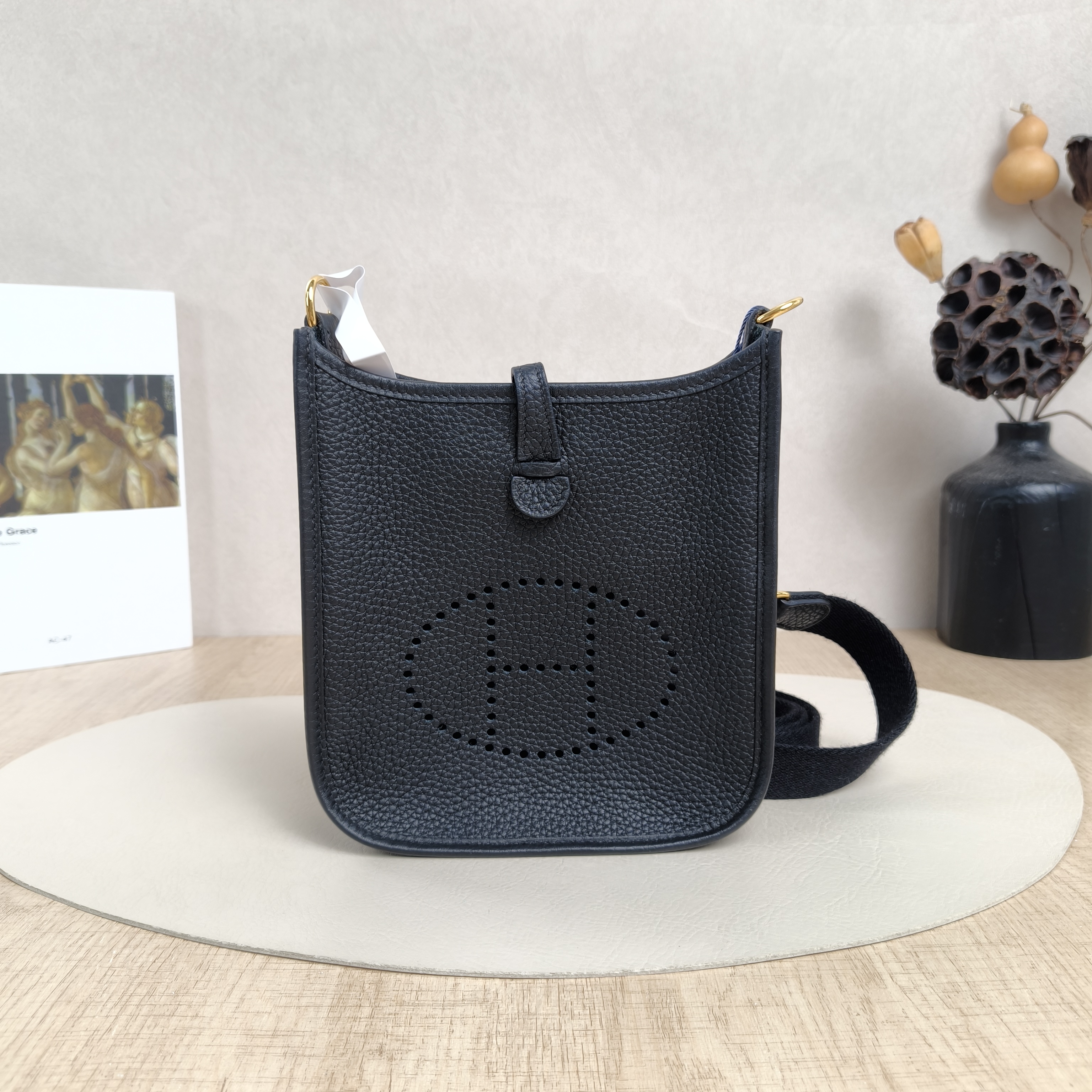 Hermès Crossbody Bag Evelyne Mini 16 Mini 16Black Clemence Taurillon TC Calfskinmini17 × 5.5 × 18 cm