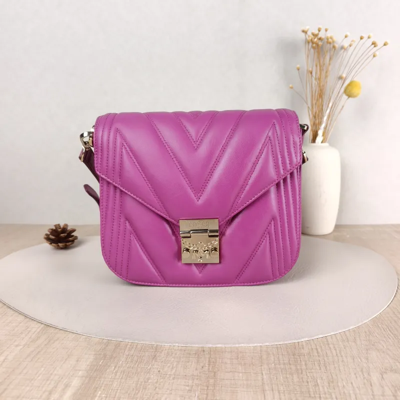 MCM Crossbody Bag Crossbody Bag Calfskin One Size 21 × 4 × 19 cm
