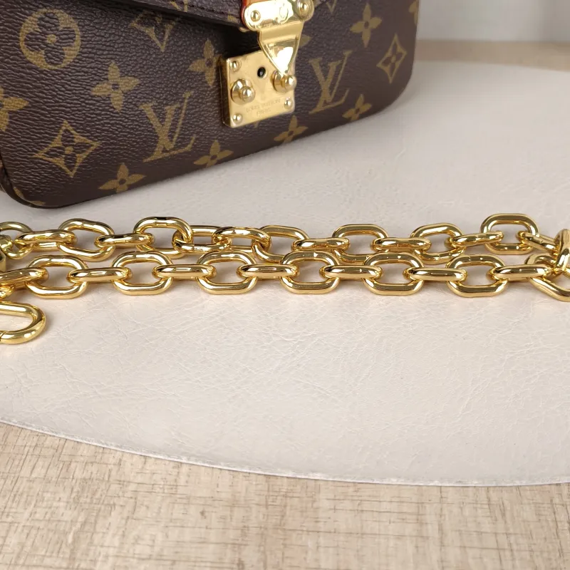 Louis Vuitton Crossbody Bag Pochette Métis East West Monogram PVC Small 21.5 × 6 × 13.5 cm — detail view 5 of 15