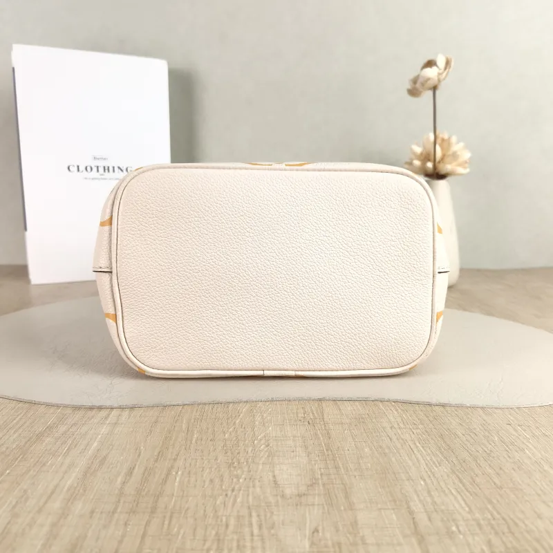 Louis Vuitton Crossbody Bag NÉONOÉ Bucket Bag BB Monogram Empreinte Embossed Calfskin BB 20 × 13 × 20 cm Conditioned — cover view 3 of 5