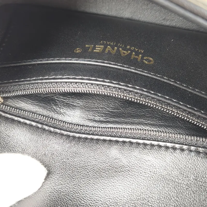 Chanel Crossbody Bagcf mini Crossbody Bag Black Lambskinmini18 × 5 × 11 cm — detail view 8 of 13