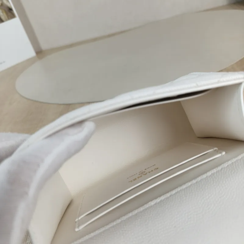 Chanel Crossbody Bag kelly White Grained Calfskin nano 15 × 5 × 11 cm — detail view 6 of 12