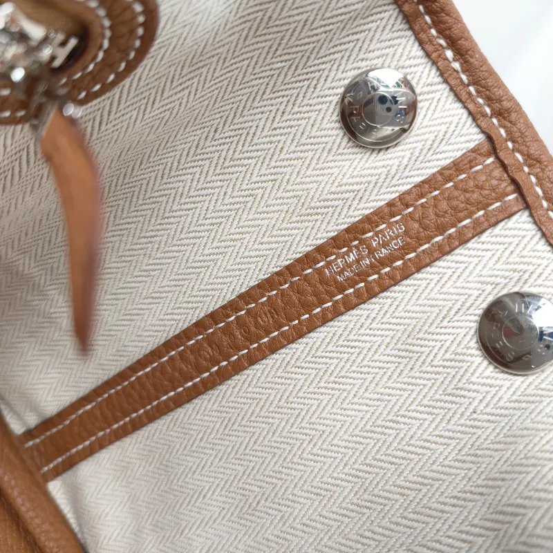 Hermès Top Handle Bag Neo Garden 23 Mini Negonda Calfskinmini23 × 10 × 16 cm — detail view 9 of 13